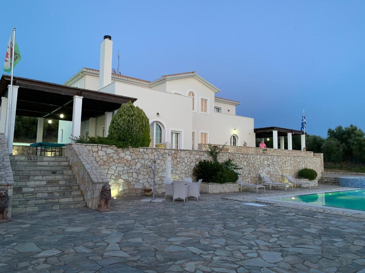 Amazing Villa With Private Pools And Sea Views Kastro-Kyllini Εξωτερικό φωτογραφία