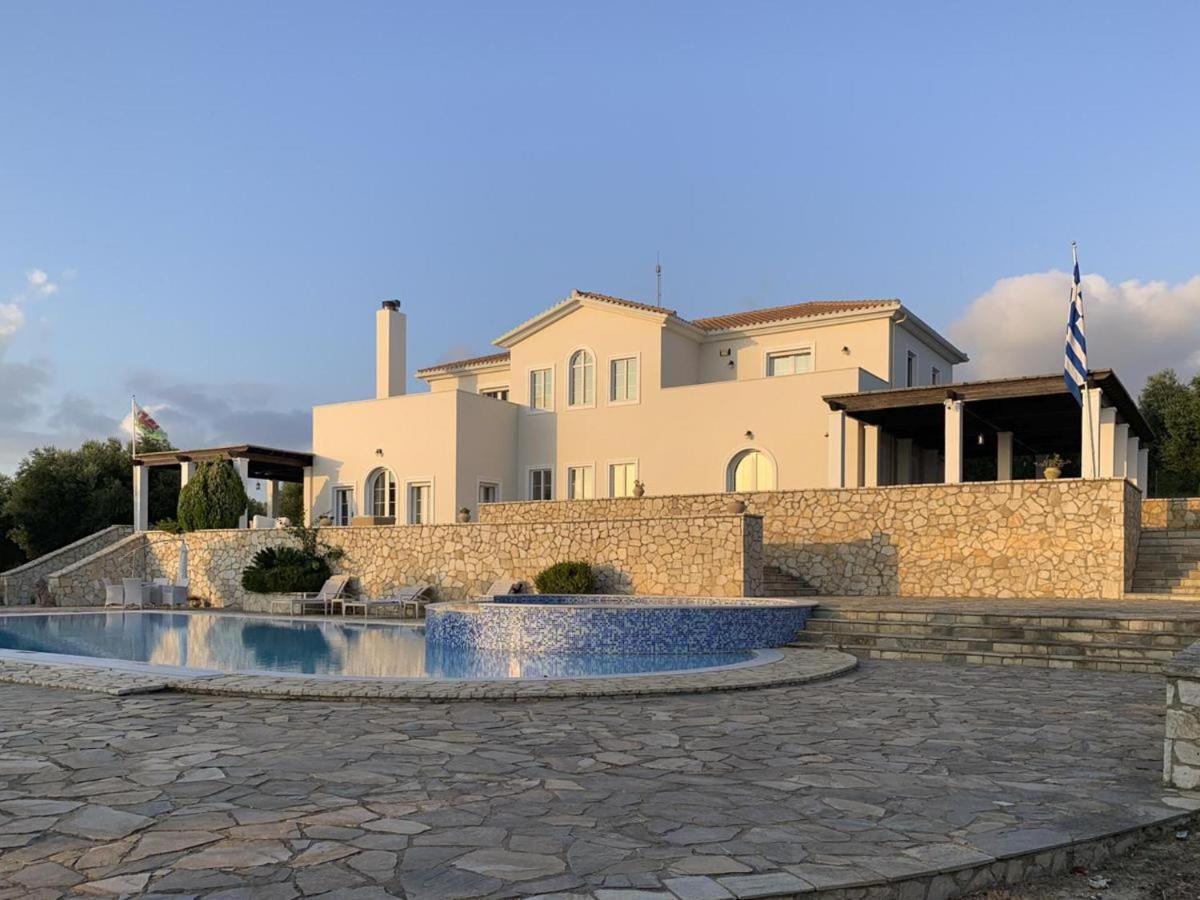 Amazing Villa With Private Pools And Sea Views Kastro-Kyllini Εξωτερικό φωτογραφία